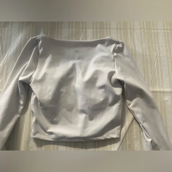 Gilly Hicks Recharge Light Gray Active Recharge square neckline cropped top yoga - Picture 3 of 7